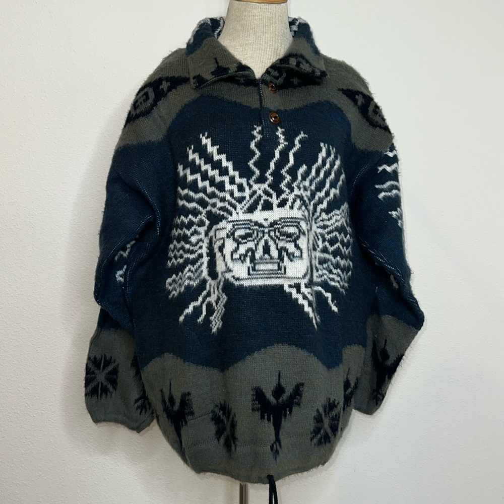 🔹 Ruminahui Vintage Wool Sweater